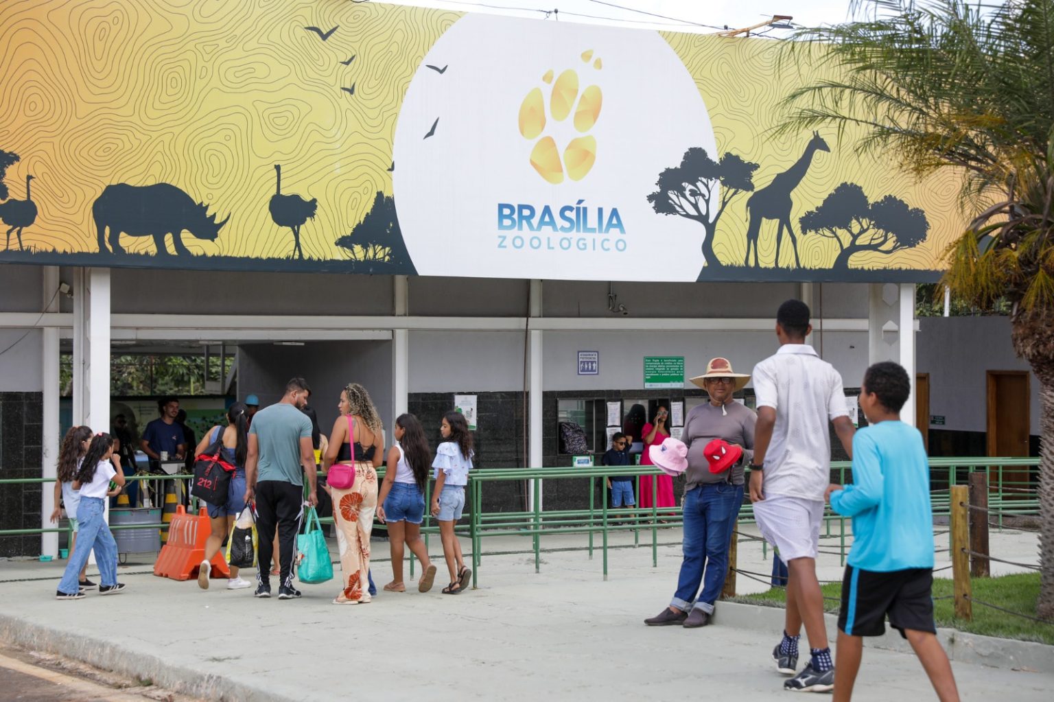 GDF decreta ponto facultativo em 17 de abril com gratuidade no Zoo, Jardim Botânico e transporte