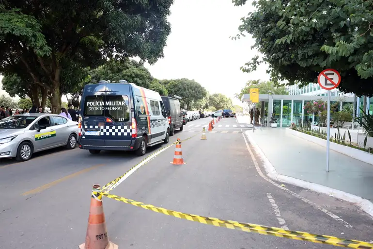 Área isolada em frente ao Ministério do Desenvolvimento Social