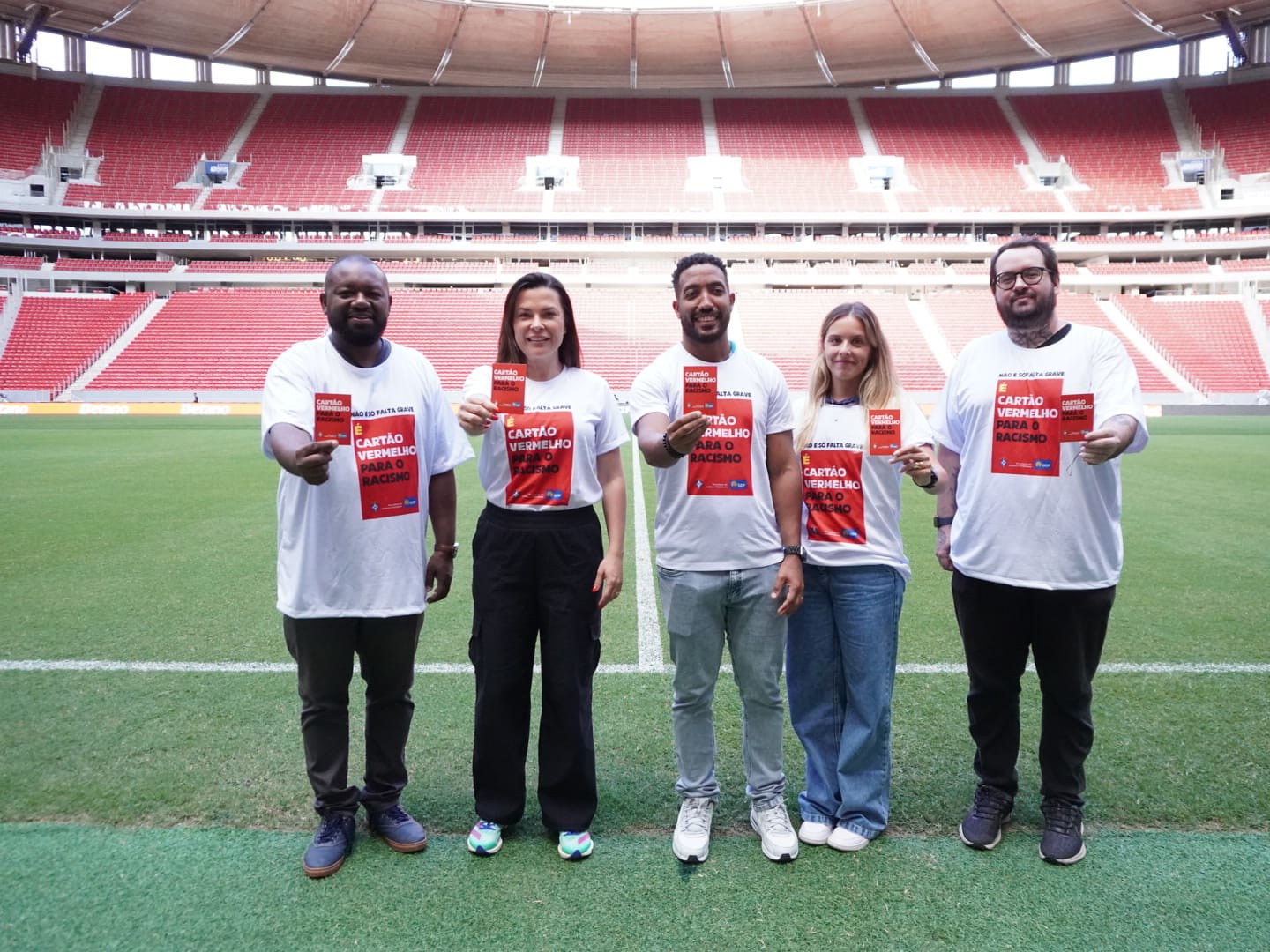 ‘Cartão Vermelho para o Racismo’ volta a campo e reforça combate à discriminação no futebol