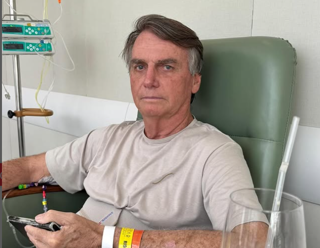 Bolsonaro deixa UTI