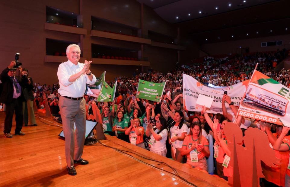 Goiás reconhece 300 escolas por avanços na alfabetização com Prêmio Leia 2025