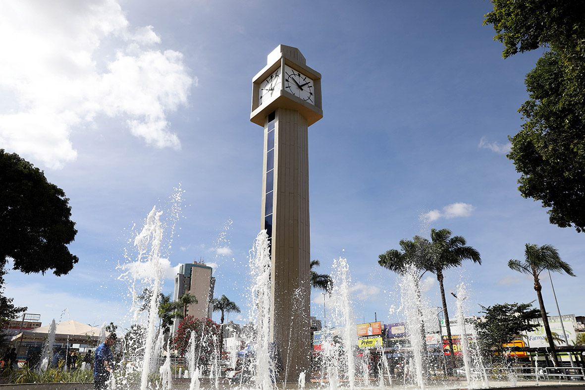 Governador Ibaneis inaugura revitalização da Praça do Relógio em Taguatinga